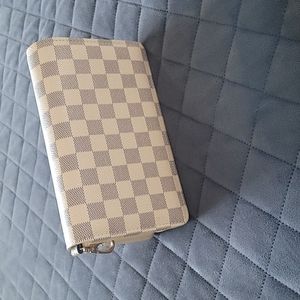 Daisy rose checkered cross body bag